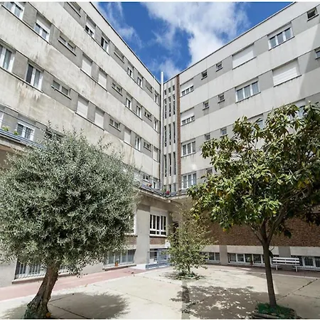 Ensuite Rooms For Women Only, Leon - Sk Aparthotel Leon