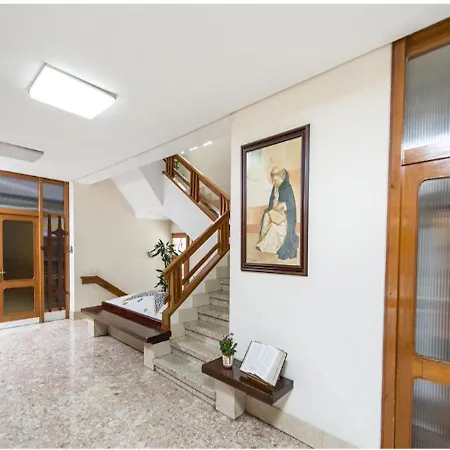 Ensuite Rooms For Women Only, Leon - Sk * Leon