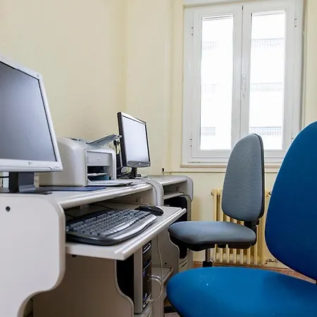 Aparthotel Ensuite Rooms For Women Only, Leon - Sk