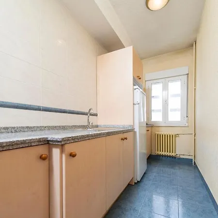 Ensuite Rooms For Women Only, Leon - Sk *